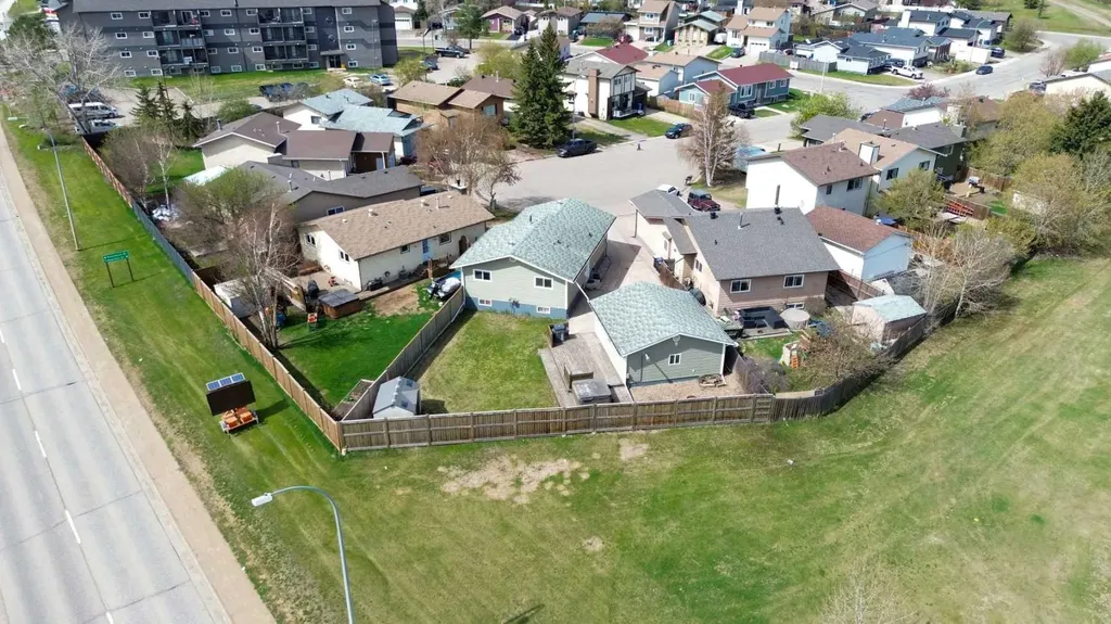 233 Gladstone Bay Fort Mcmurray AB T9K1S3