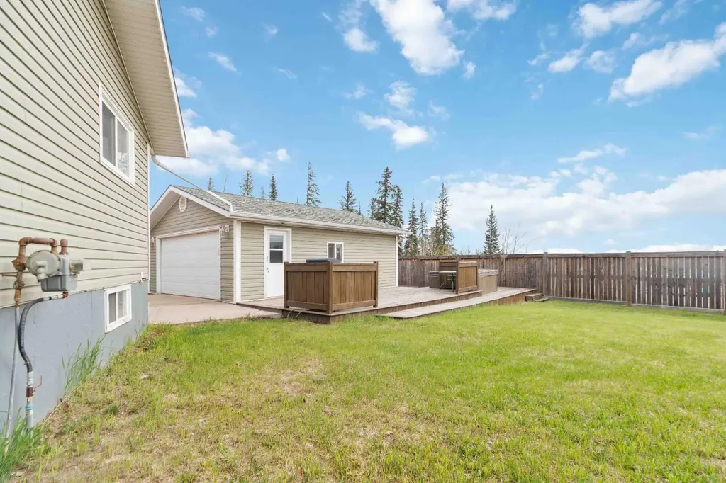233 Gladstone Bay Fort Mcmurray AB T9K1S3