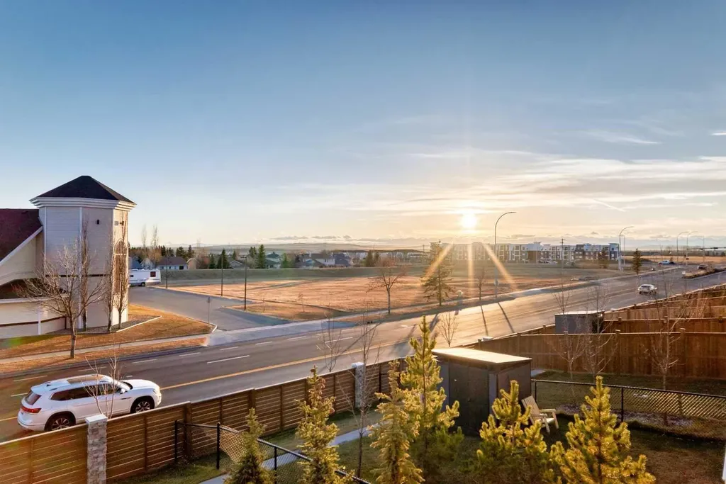 7 Wolf Crescent Okotoks AB T1S5V1