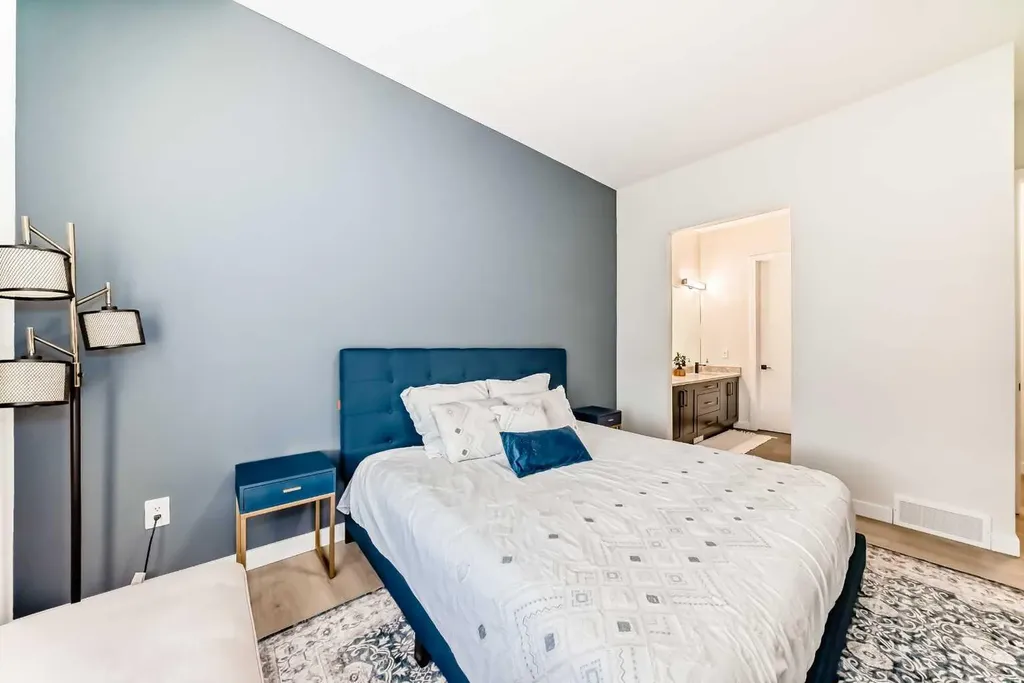 7 Wolf Crescent Okotoks AB T1S5V1