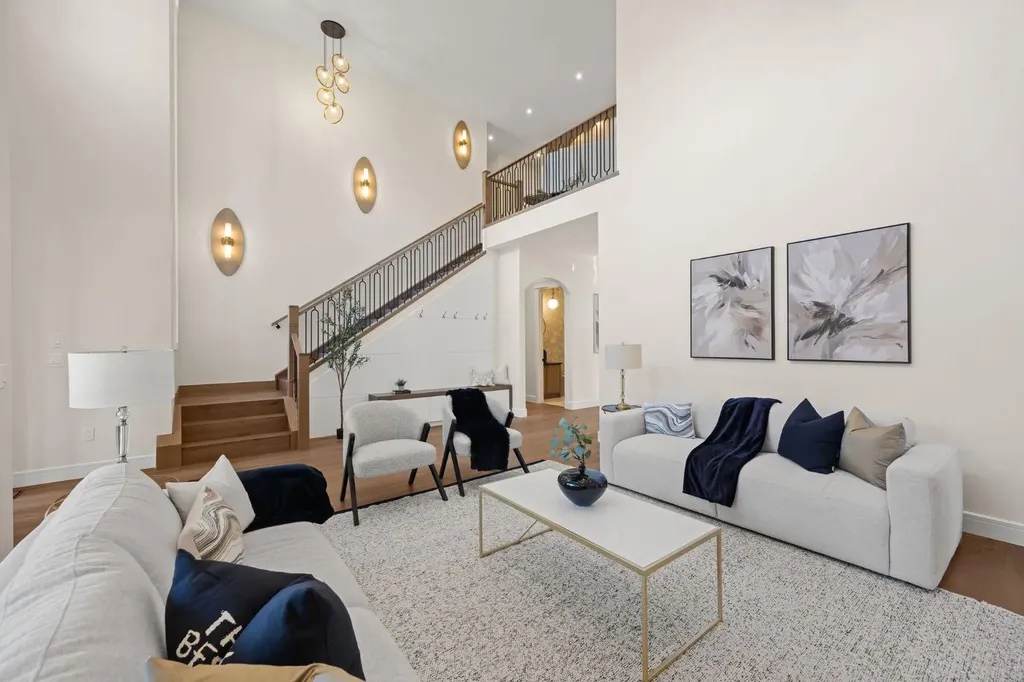 26 Varsplain Place NW Calgary AB T3A 0C7