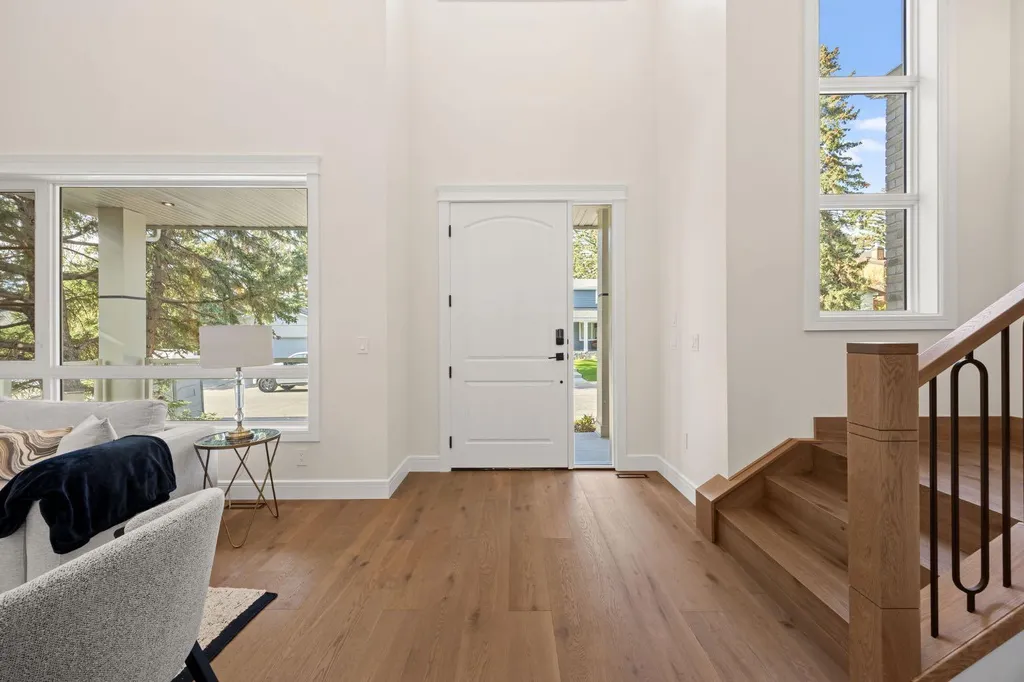 26 Varsplain Place NW Calgary AB T3A 0C7