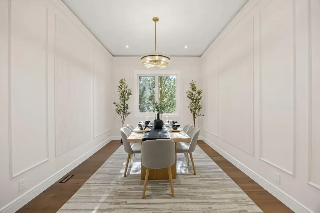 26 Varsplain Place NW Calgary AB T3A 0C7