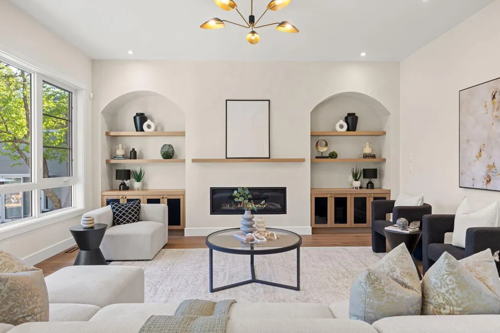 26 Varsplain Place NW Calgary AB T3A 0C7