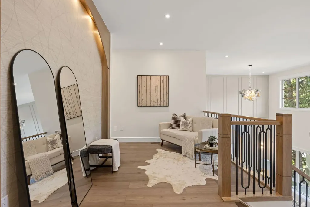 26 Varsplain Place NW Calgary AB T3A 0C7
