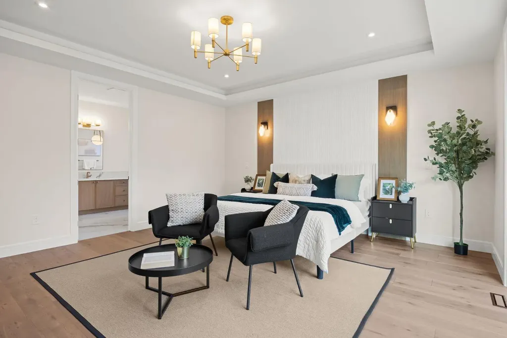 26 Varsplain Place NW Calgary AB T3A 0C7