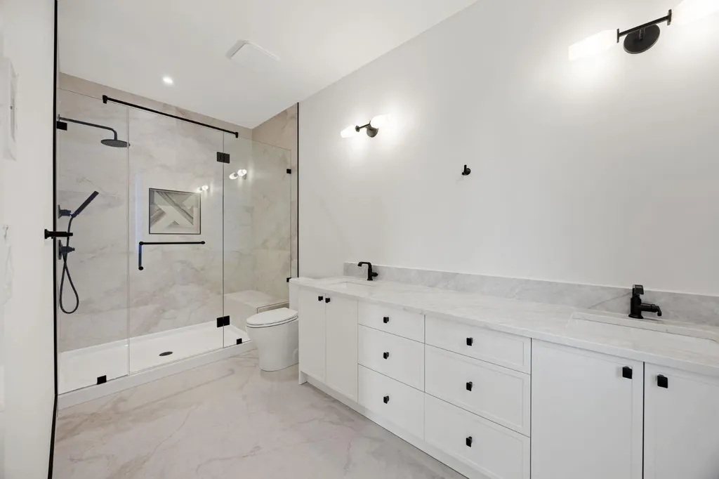 26 Varsplain Place NW Calgary AB T3A 0C7