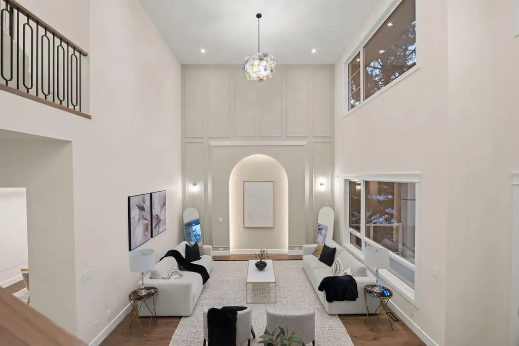 26 Varsplain Place NW Calgary AB T3A 0C7