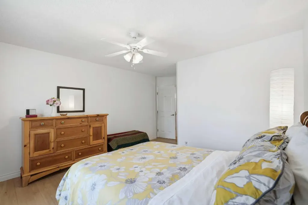 18 Varsity Estates Park NW Calgary AB T3A 6A4