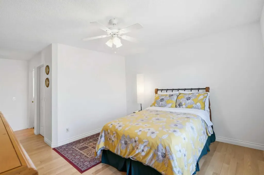 18 Varsity Estates Park NW Calgary AB T3A 6A4