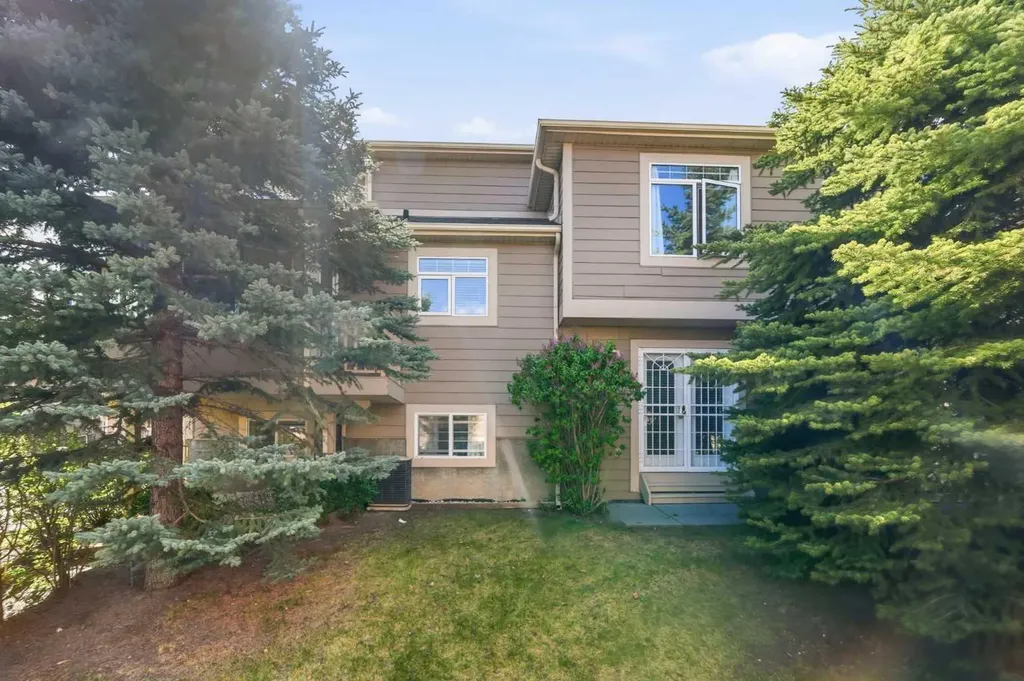 18 Varsity Estates Park NW Calgary AB T3A 6A4