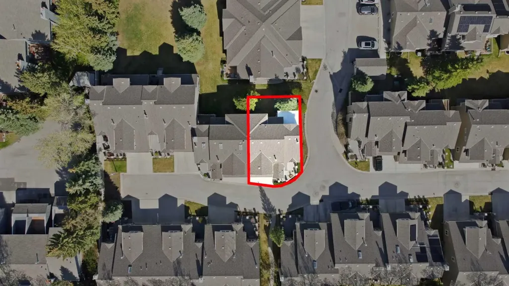 18 Varsity Estates Park NW Calgary AB T3A 6A4