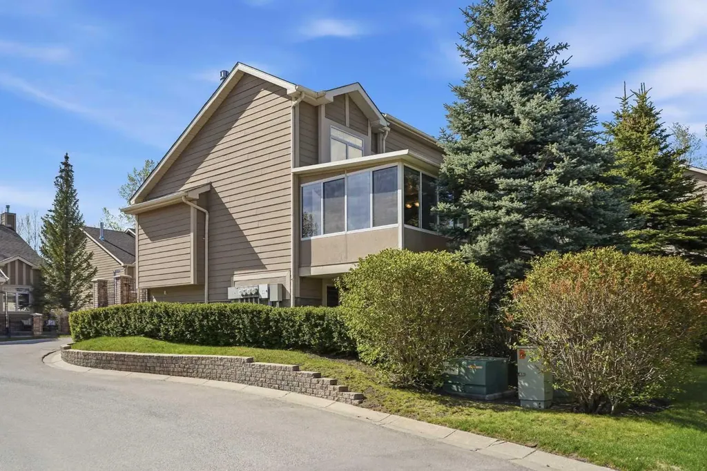 18 Varsity Estates Park NW Calgary AB T3A 6A4
