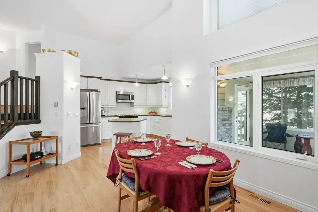 18 Varsity Estates Park NW Calgary AB T3A 6A4