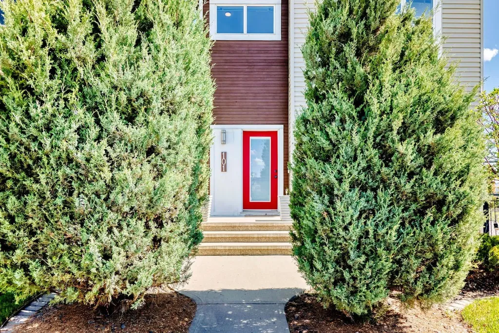101 Copperstone Circle SE Calgary AB T2Z 0G8