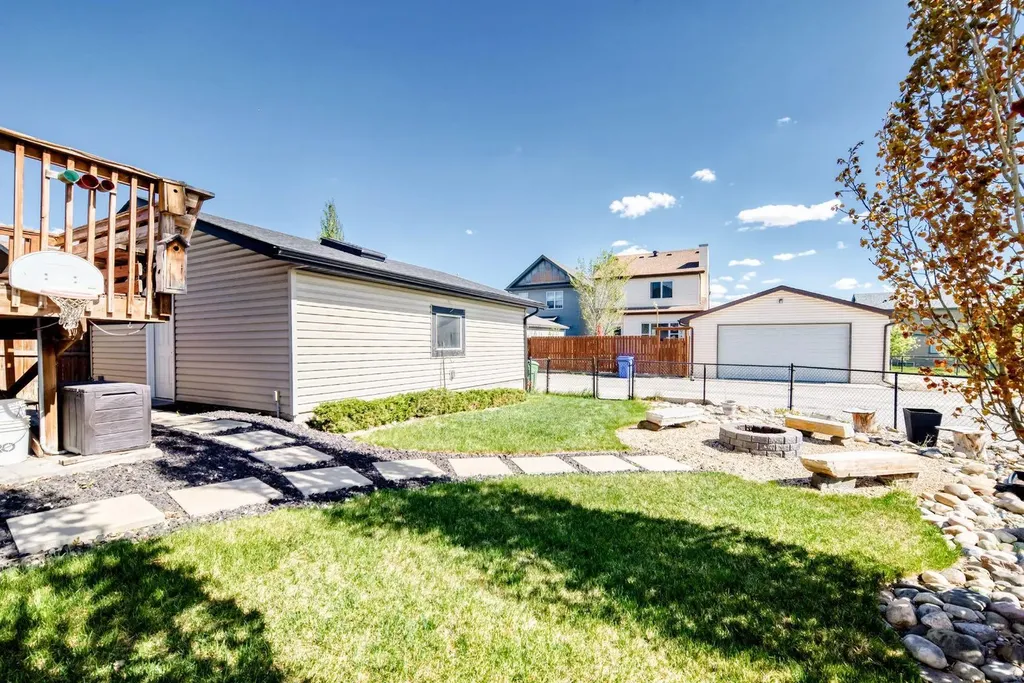 101 Copperstone Circle SE Calgary AB T2Z 0G8