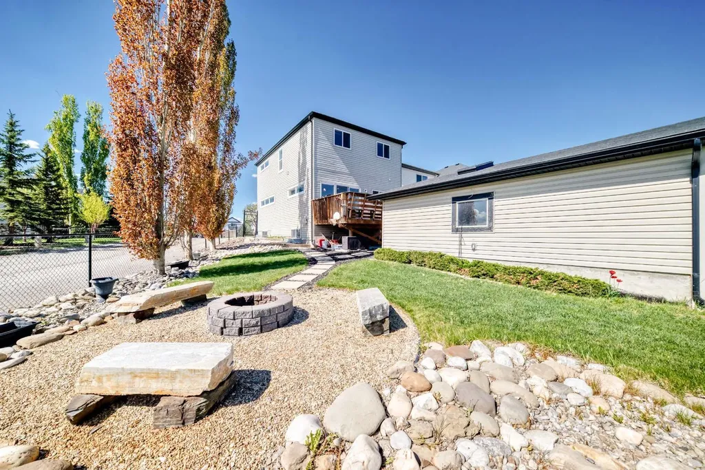101 Copperstone Circle SE Calgary AB T2Z 0G8