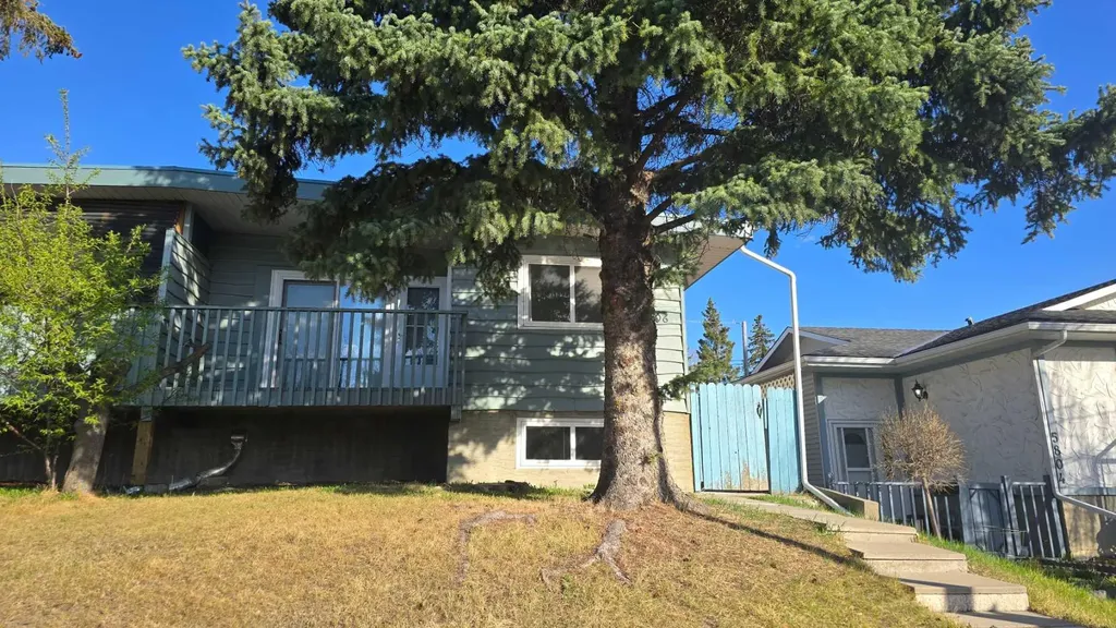 5806 Dalgleish Road NW Calgary AB T3A 1K5