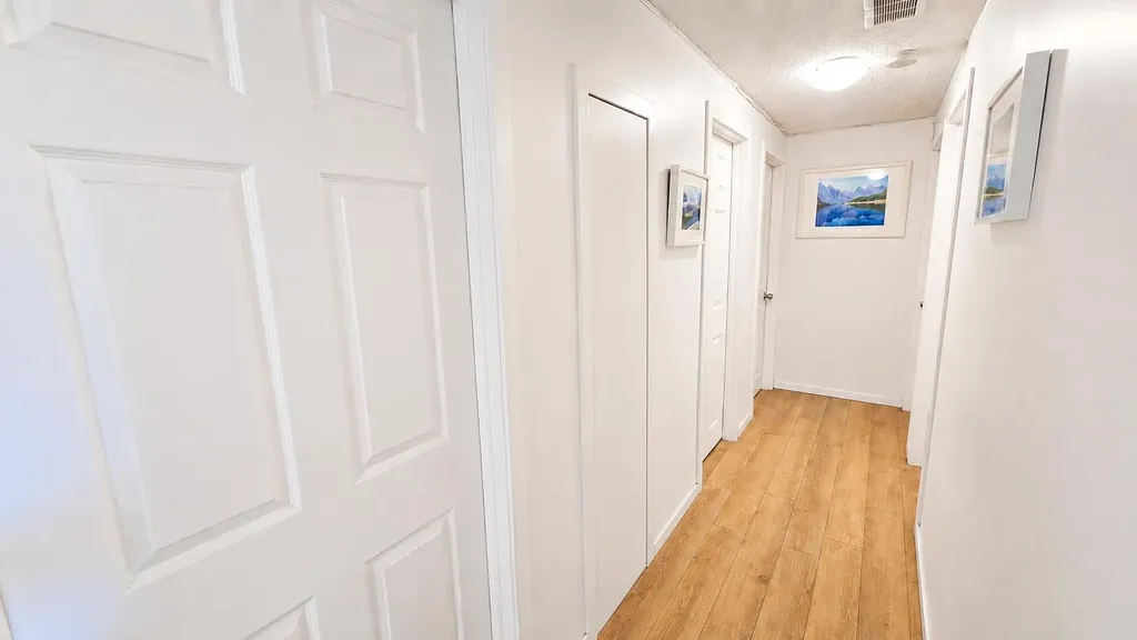 5806 Dalgleish Road NW Calgary AB T3A 1K5