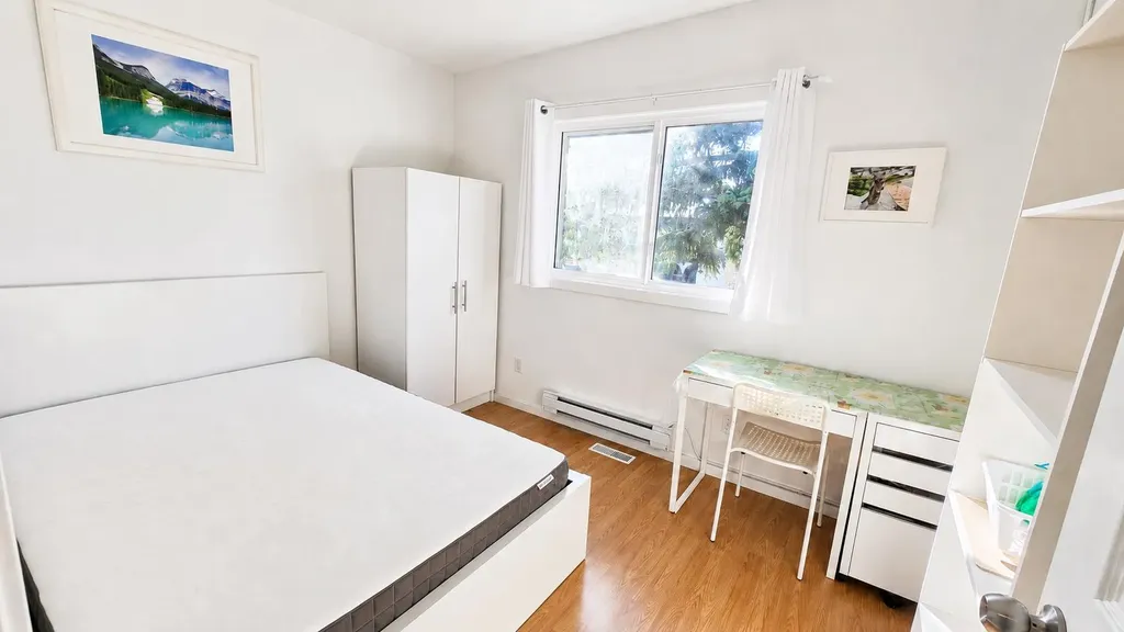 5806 Dalgleish Road NW Calgary AB T3A 1K5