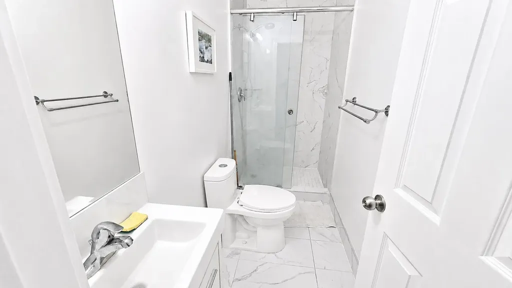 5806 Dalgleish Road NW Calgary AB T3A 1K5