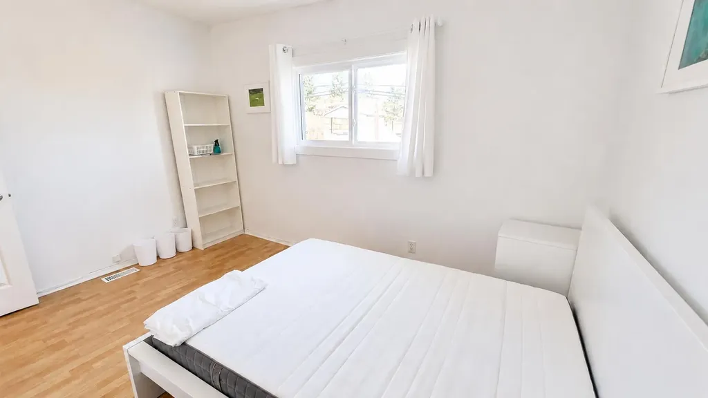 5806 Dalgleish Road NW Calgary AB T3A 1K5