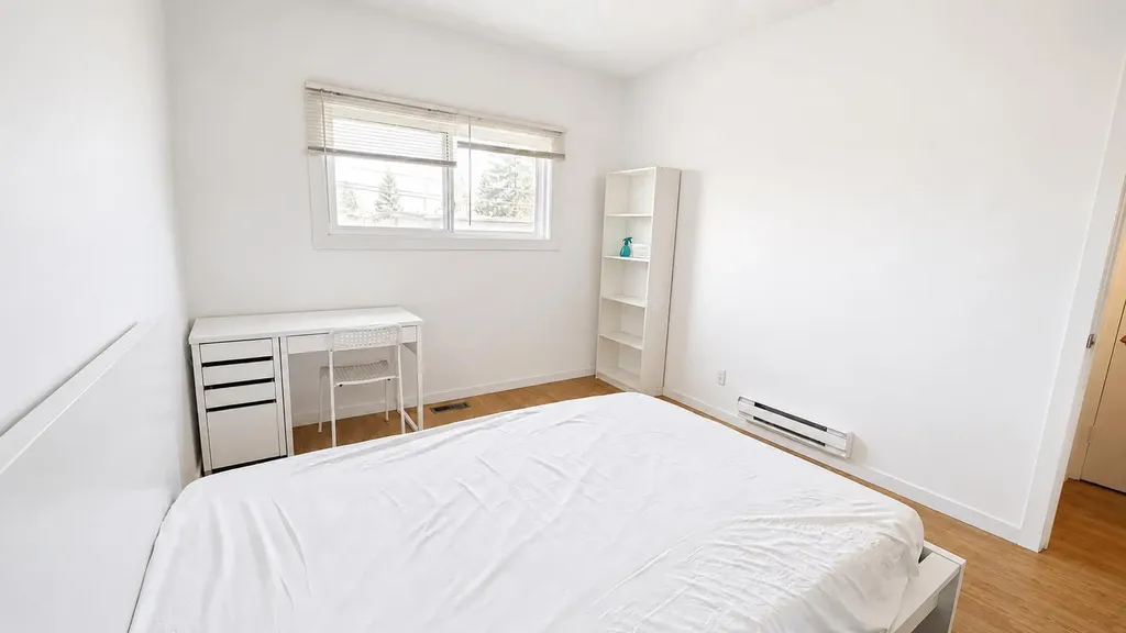 5806 Dalgleish Road NW Calgary AB T3A 1K5