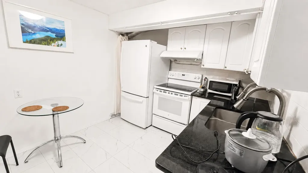 5806 Dalgleish Road NW Calgary AB T3A 1K5