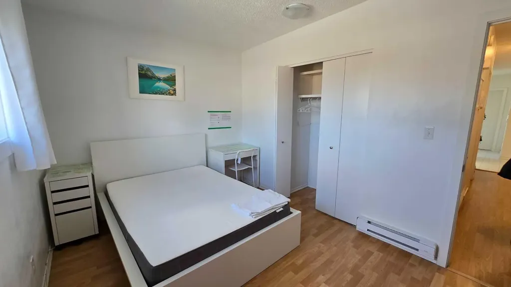 5806 Dalgleish Road NW Calgary AB T3A 1K5