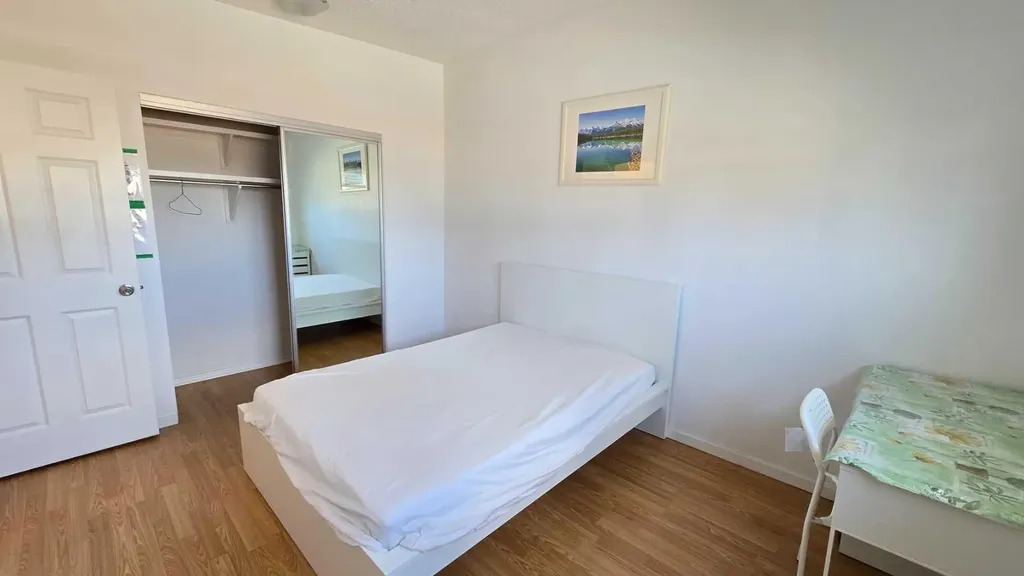 5806 Dalgleish Road NW Calgary AB T3A 1K5