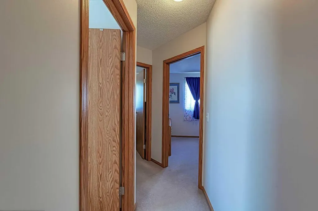 234 Martinvalley Mews NE Calgary AB T3J 4W3