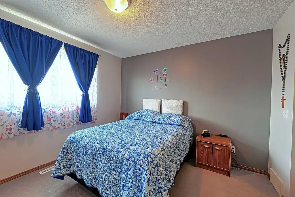 234 Martinvalley Mews NE Calgary AB T3J 4W3