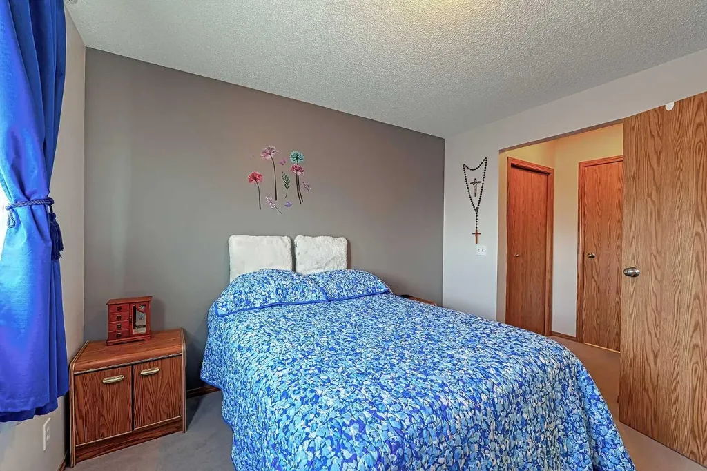 234 Martinvalley Mews NE Calgary AB T3J 4W3