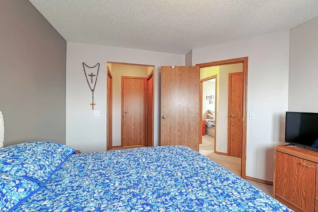 234 Martinvalley Mews NE Calgary AB T3J 4W3