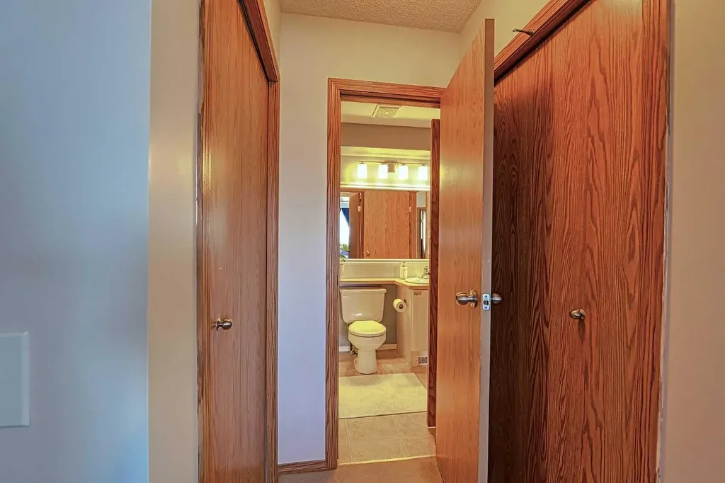 234 Martinvalley Mews NE Calgary AB T3J 4W3