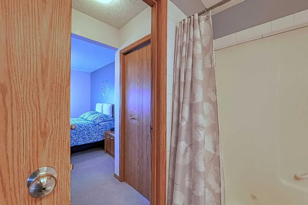 234 Martinvalley Mews NE Calgary AB T3J 4W3