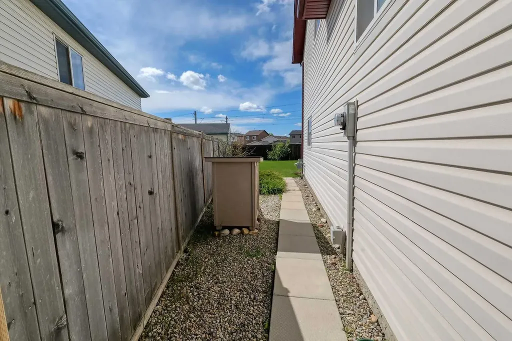 234 Martinvalley Mews NE Calgary AB T3J 4W3