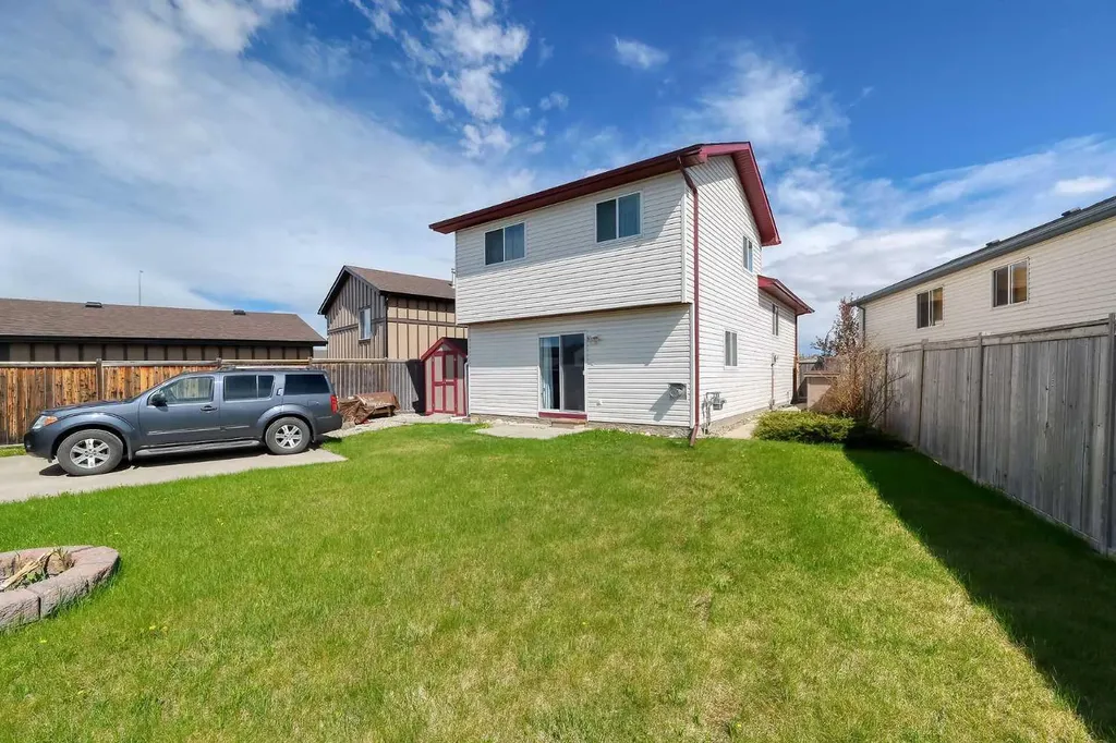 234 Martinvalley Mews NE Calgary AB T3J 4W3