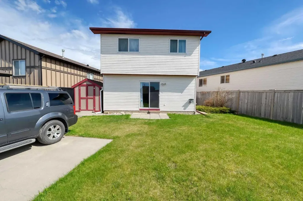 234 Martinvalley Mews NE Calgary AB T3J 4W3