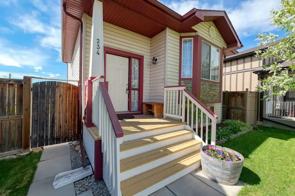 234 Martinvalley Mews NE Calgary AB T3J 4W3