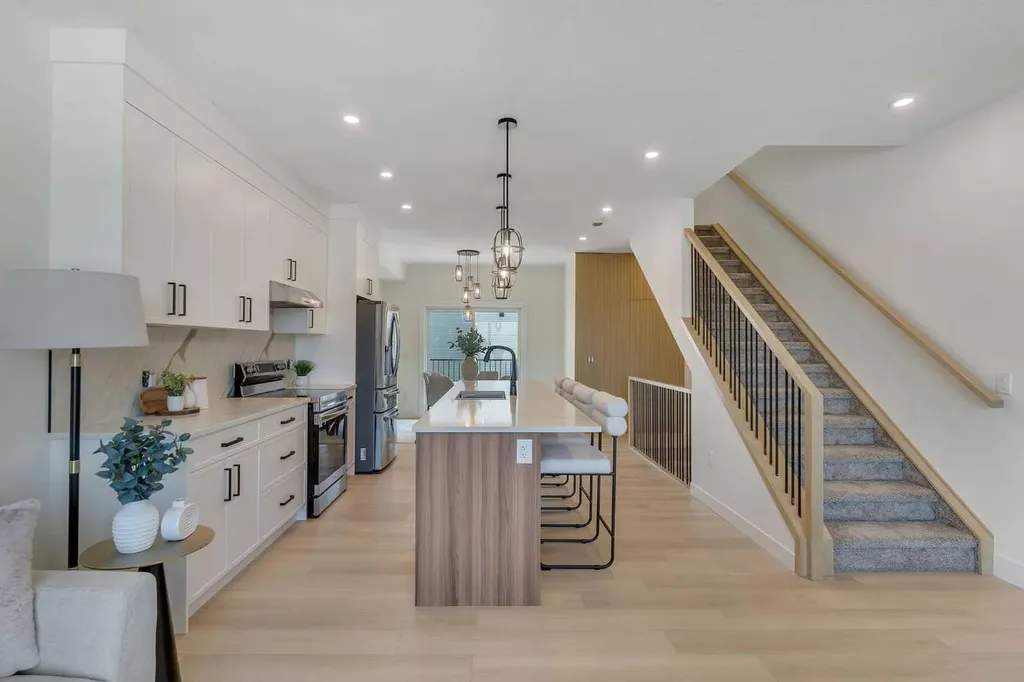 8850 48 Street NE Calgary AB T3J 5N8
