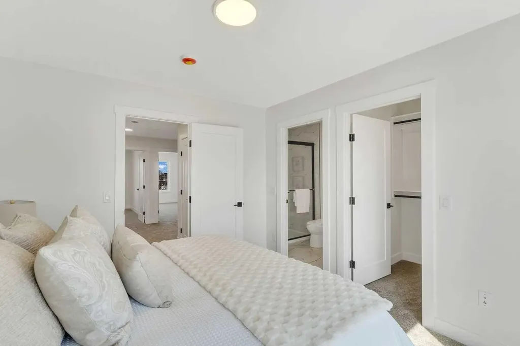 8850 48 Street NE Calgary AB T3J 5N8