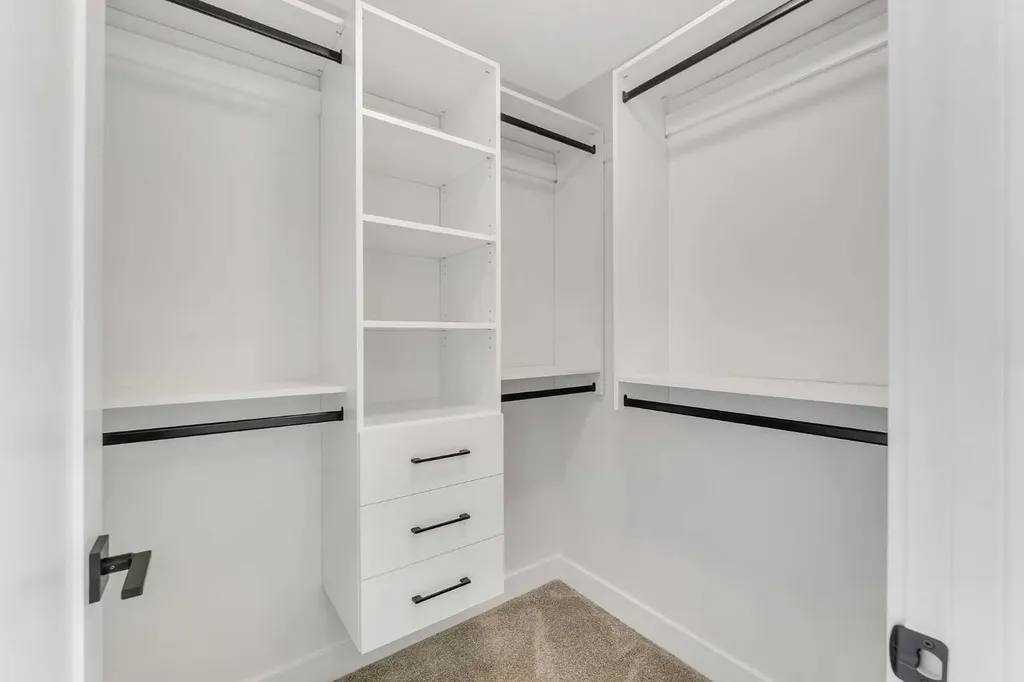 8850 48 Street NE Calgary AB T3J 5N8