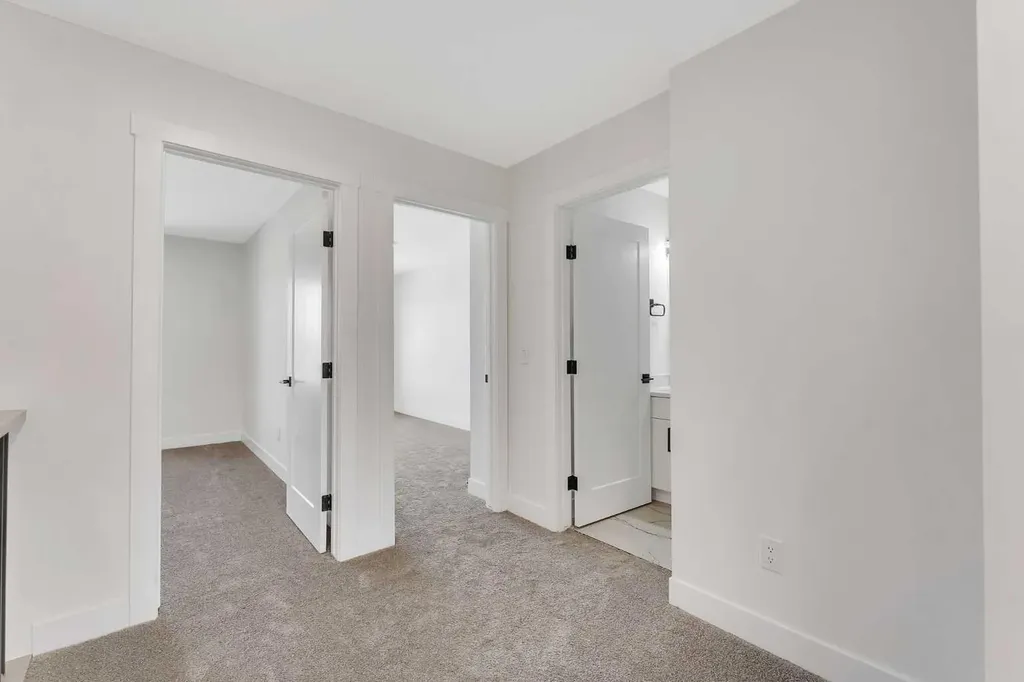 8850 48 Street NE Calgary AB T3J 5N8