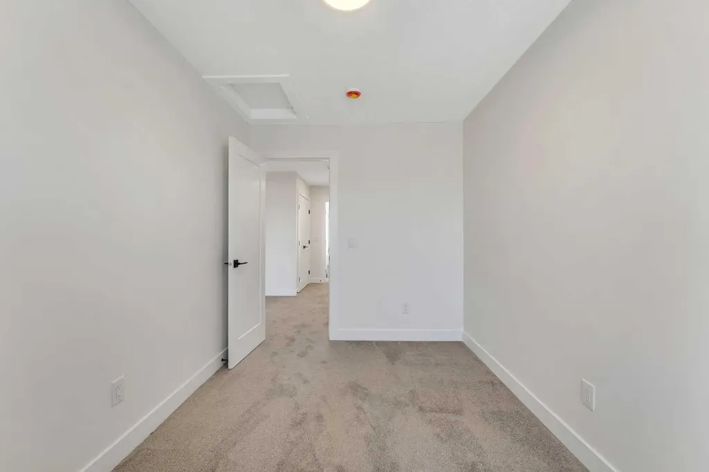 8850 48 Street NE Calgary AB T3J 5N8