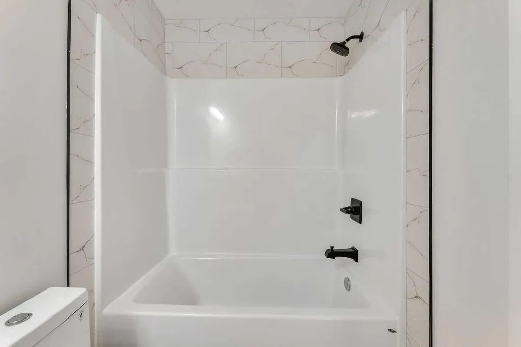 8850 48 Street NE Calgary AB T3J 5N8