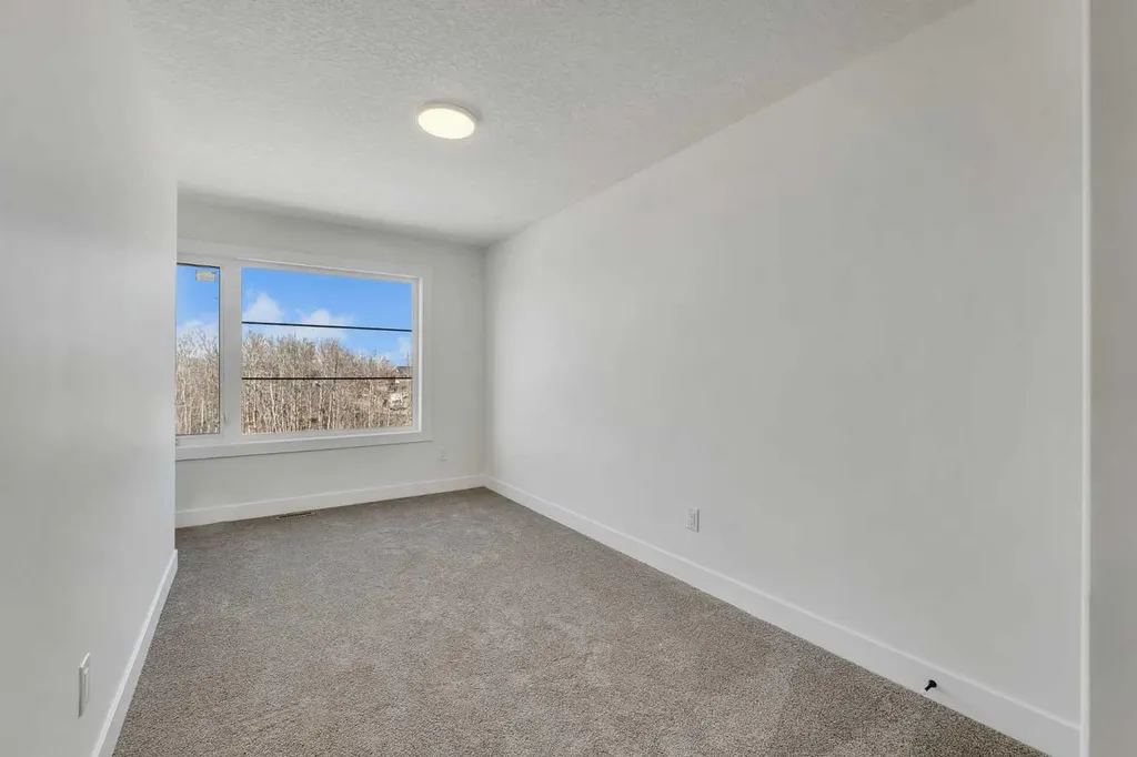 8850 48 Street NE Calgary AB T3J 5N8