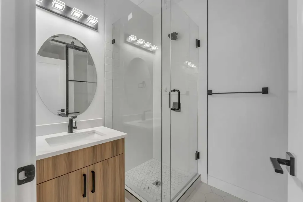 8850 48 Street NE Calgary AB T3J 5N8