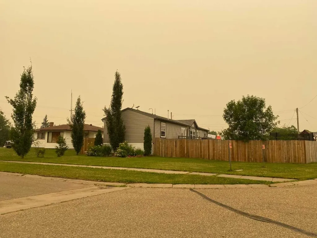 10008 98 Street Nampa AB T0H 2R0