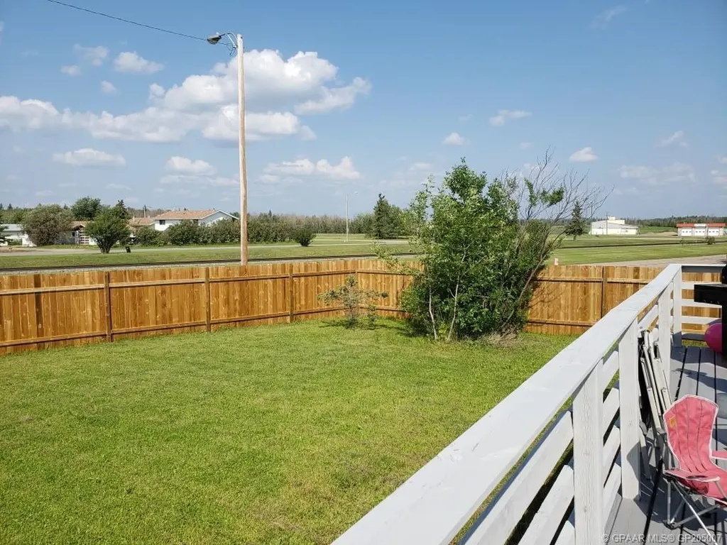 10008 98 Street Nampa AB T0H 2R0